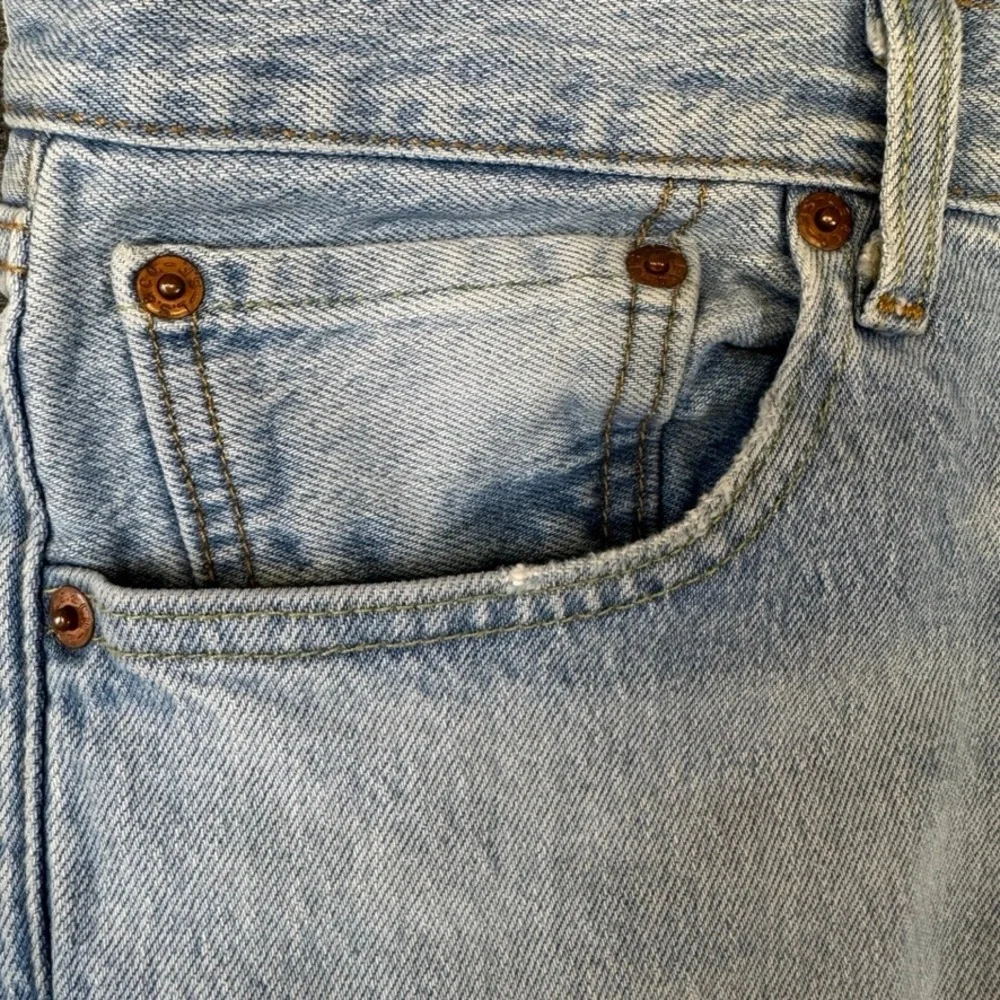 Levis 501 Original Fit Jeans Mens Light Wash Straight Leg Button Fly Denim